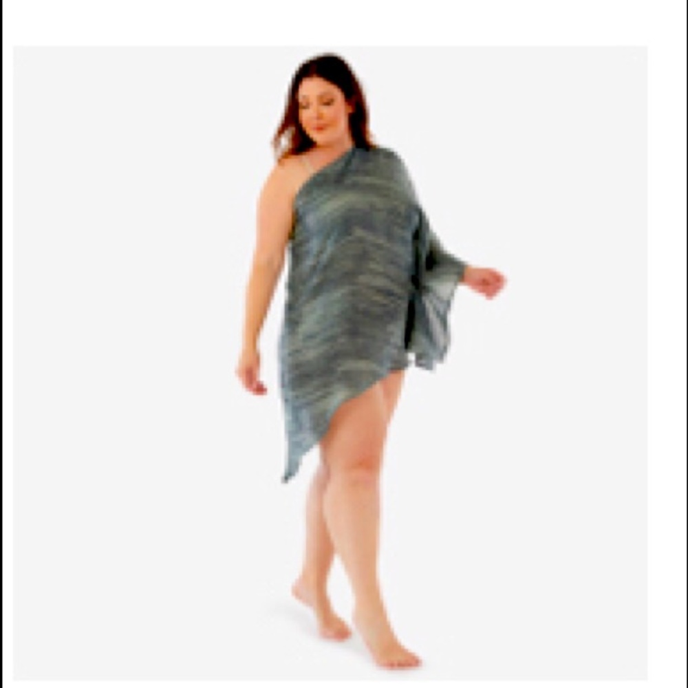 Bundle Alert💎 3 for $12: 
Asymmetrical one-shoulder cover up